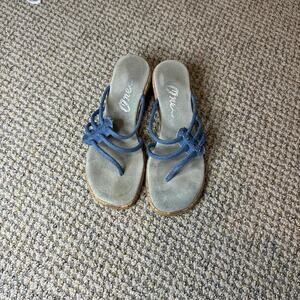 -really great condition! Small scuffs and slight peeling inside pictured